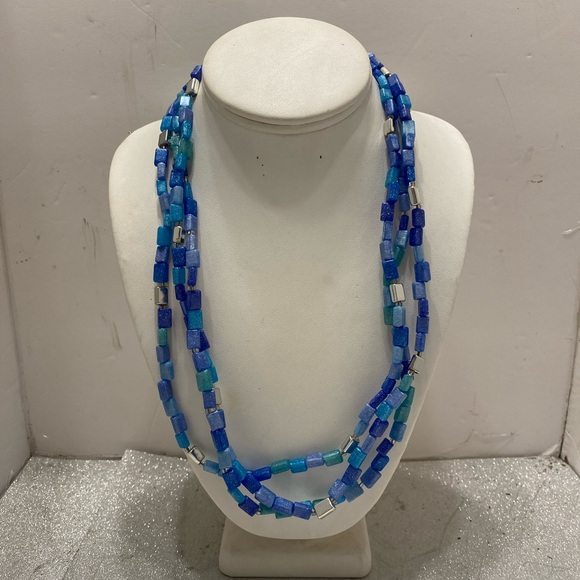 Blue and Silver Beaded Necklace - Picture 7 of 8